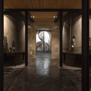 chateau pontet canet grand cru classe pauillac chai barriques copier