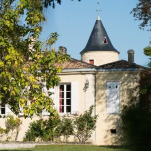 chateau latour martillac propriété grande maison ext 001 r 1030x687